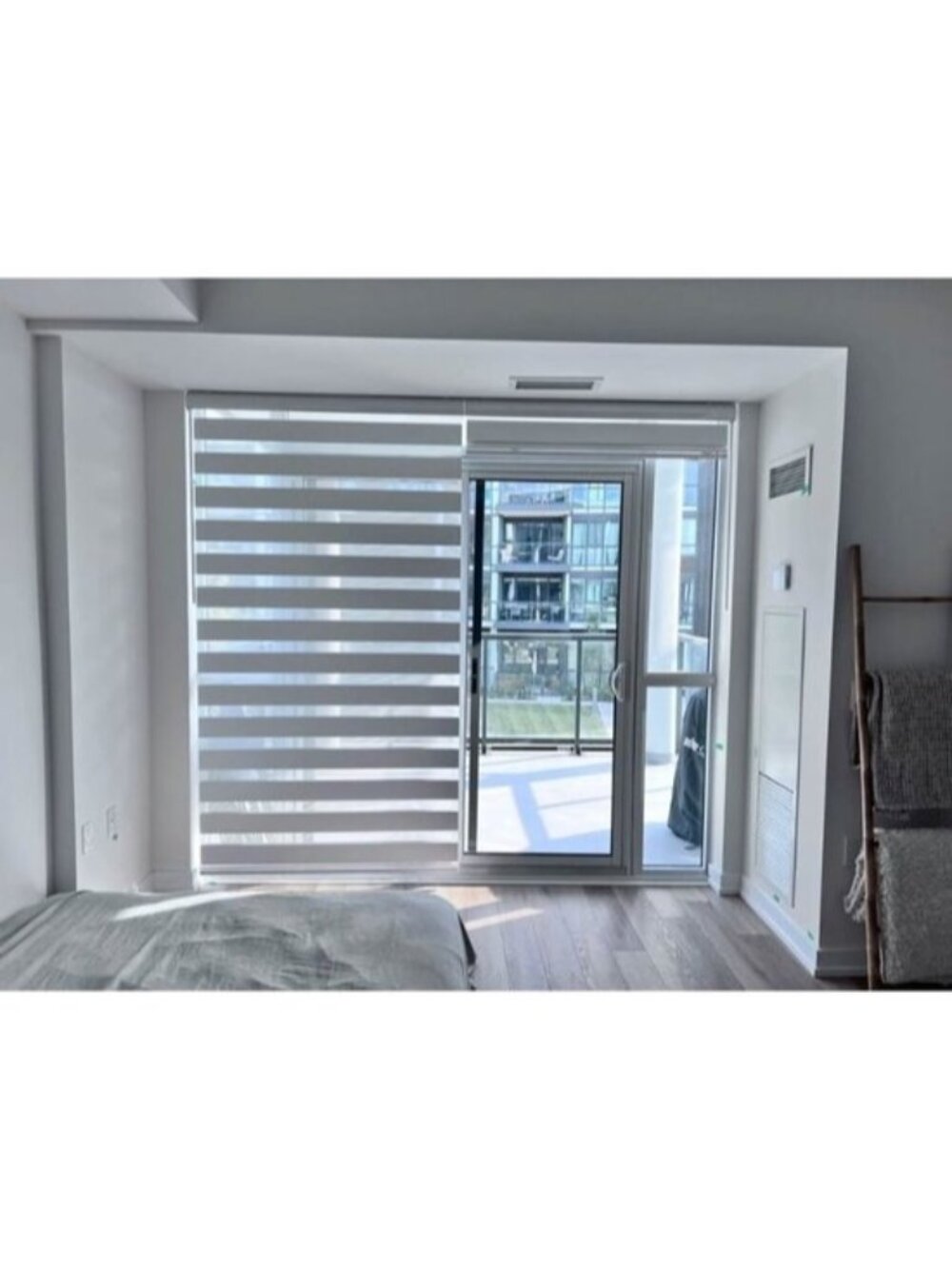 LIKE NEW Zebra Alternating Window Patio light filtering blinds LIGHT GREY 36"